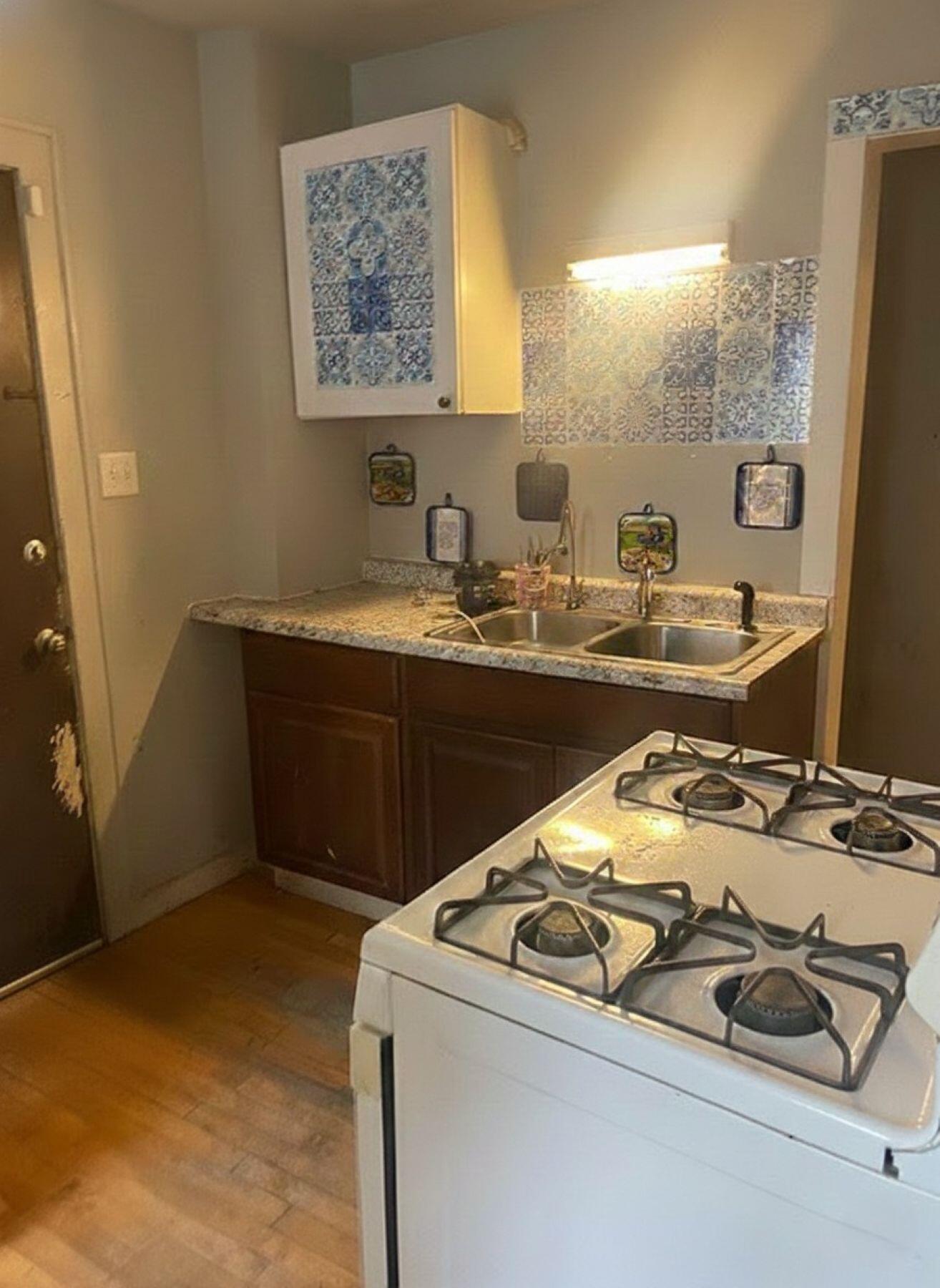 2576 51st St Unit: 2578