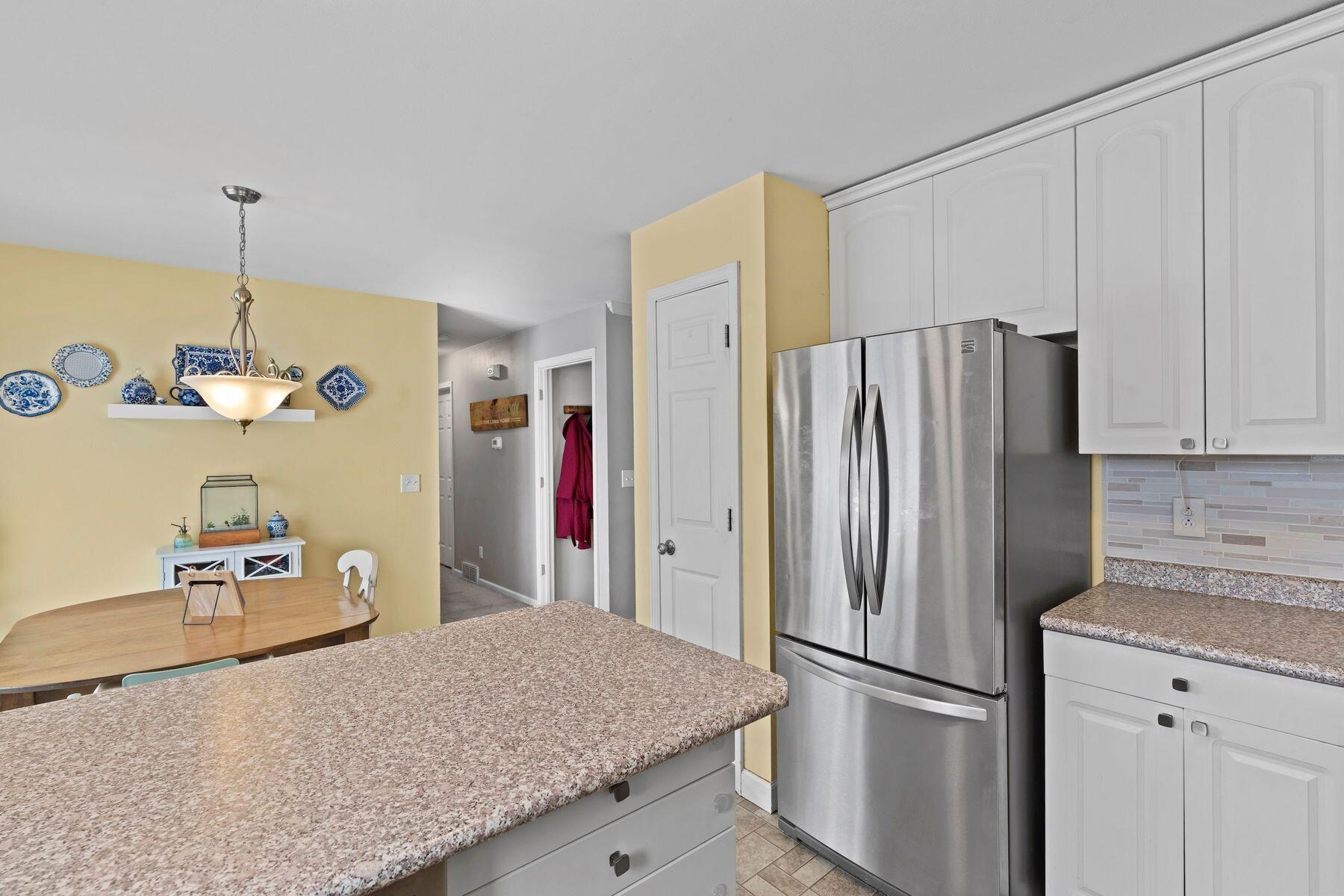 121 W Spaulding St
