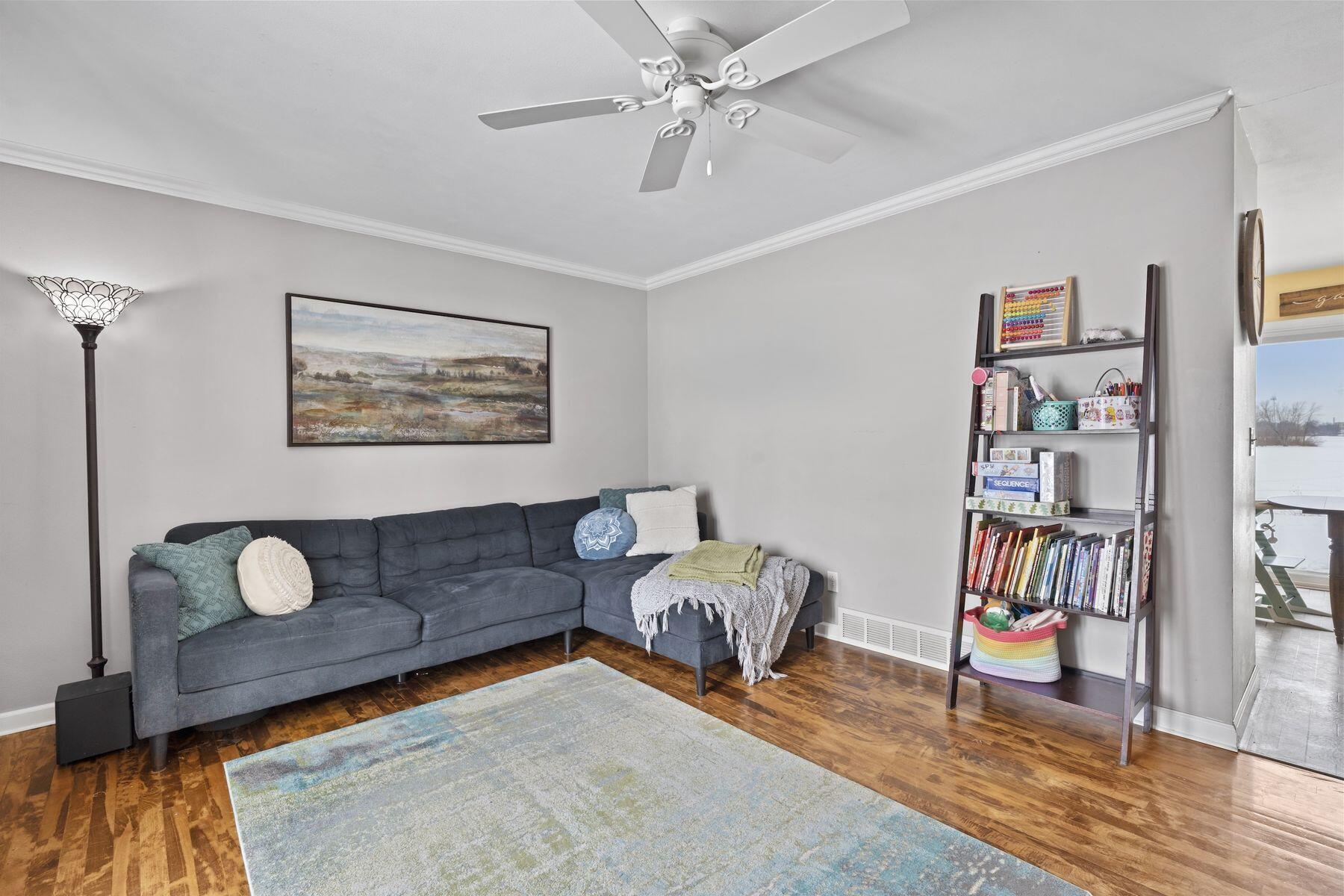 121 W Spaulding St