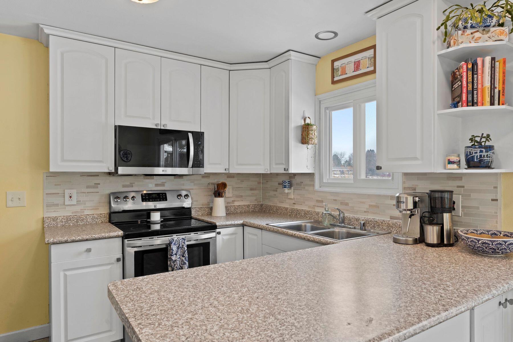 121 W Spaulding St