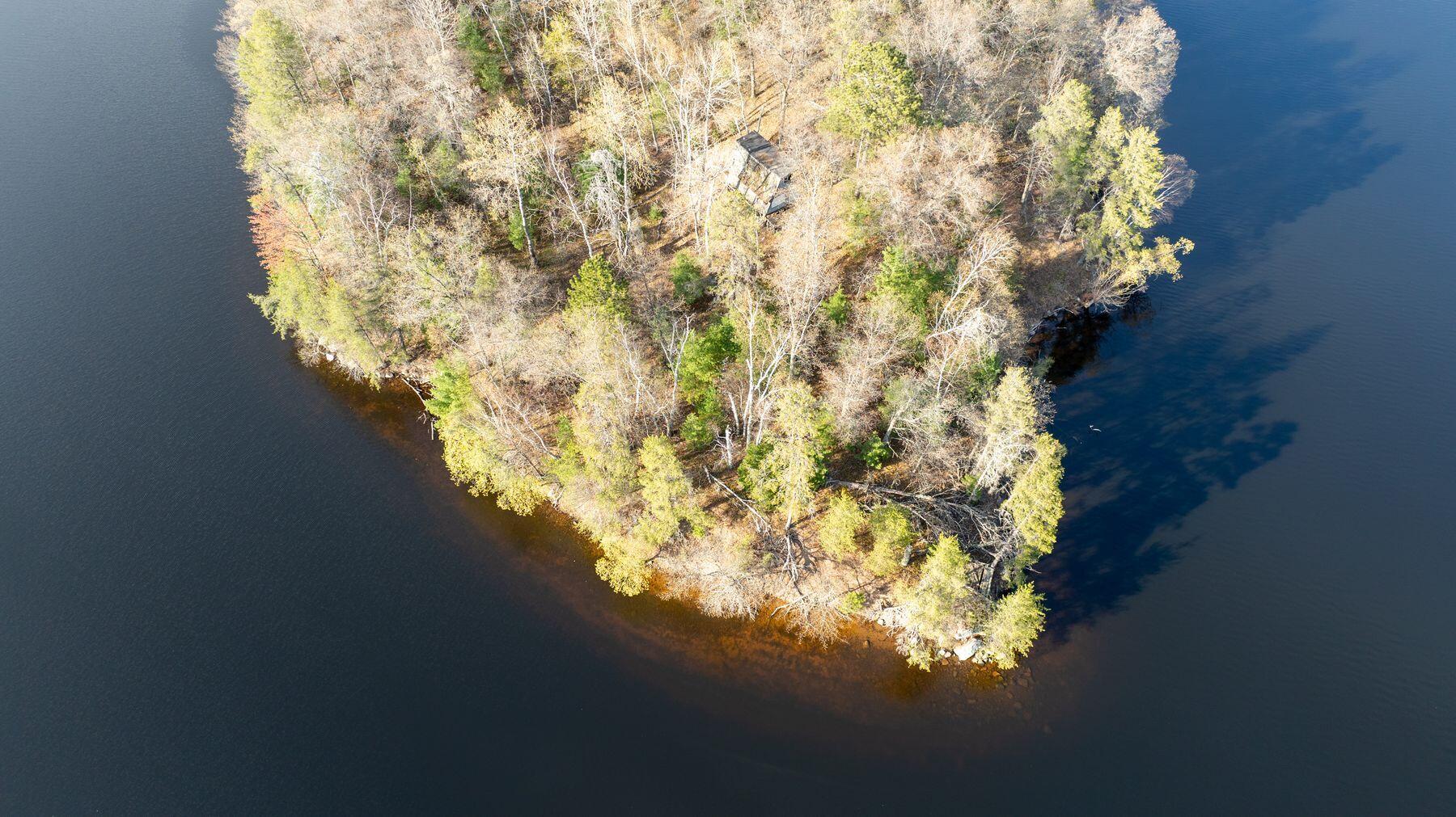 Lt0 Nokomis Island -