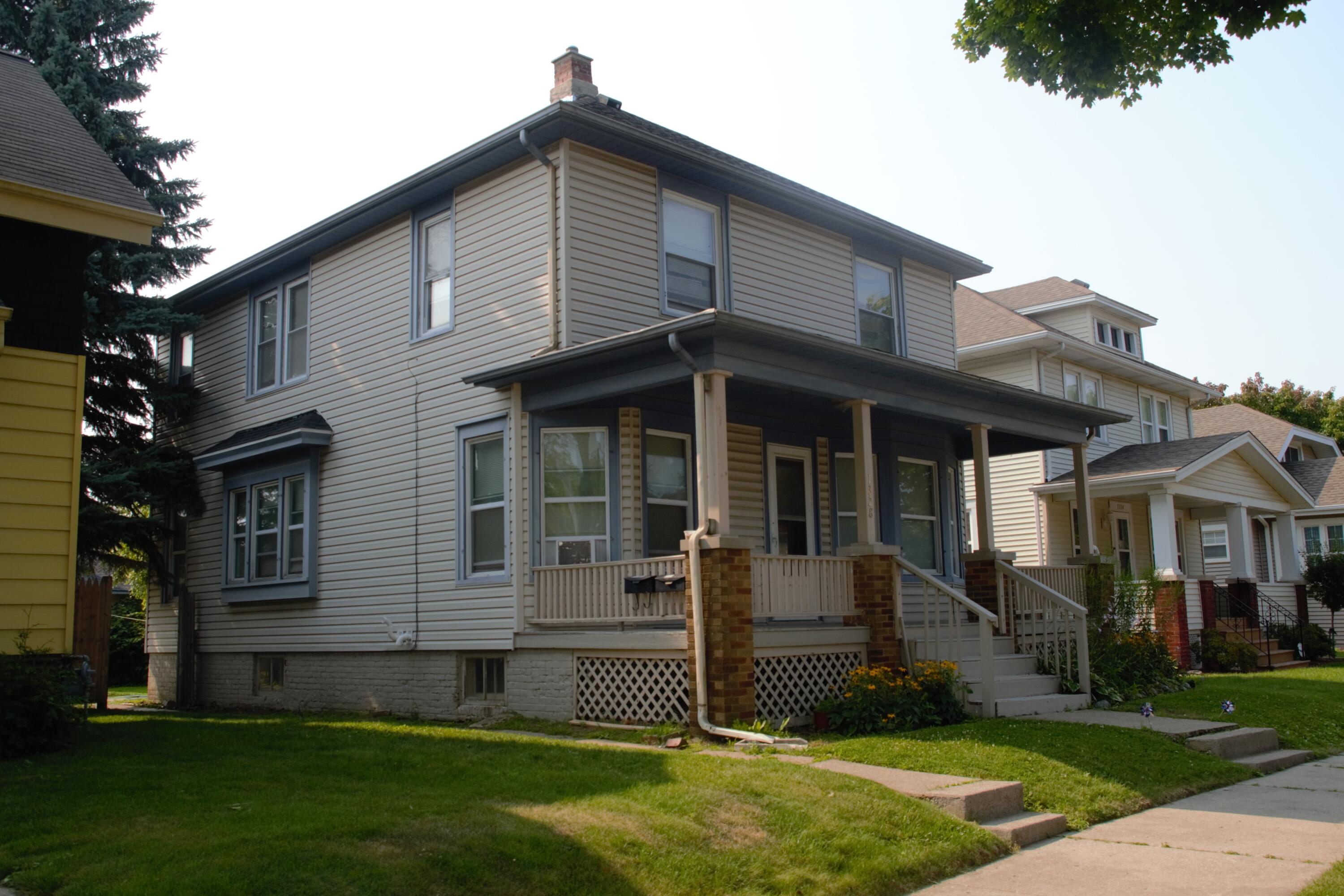 1328 Arthur Ave