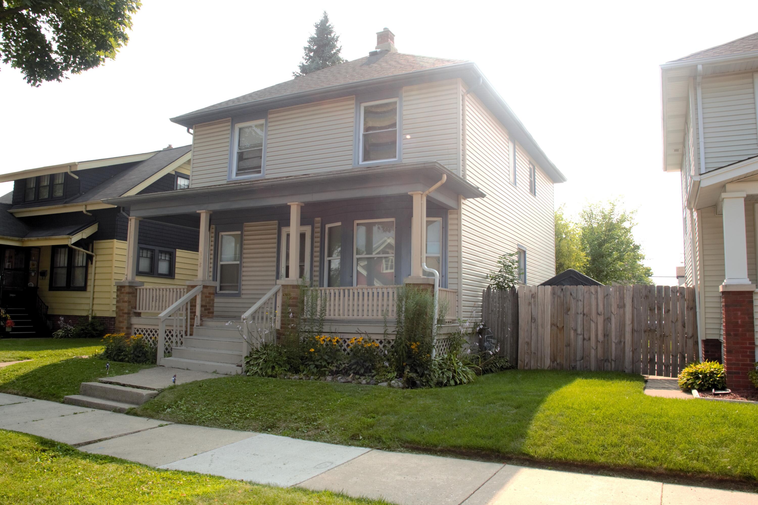 1328 Arthur Ave