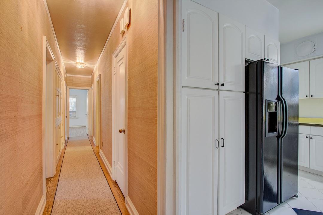 2225 E Woodstock Pl