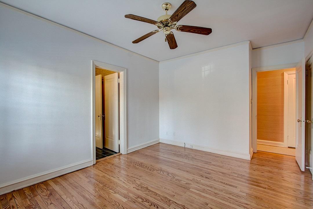 2225 E Woodstock Pl