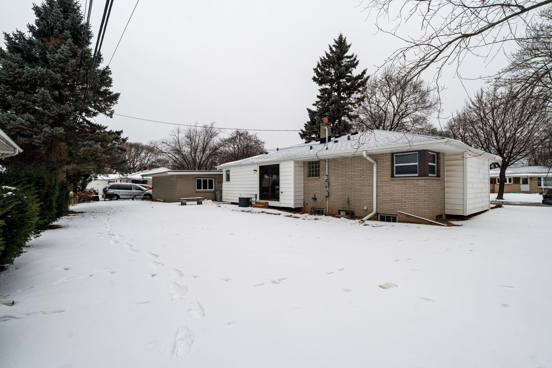 3401 W Wanda Ave