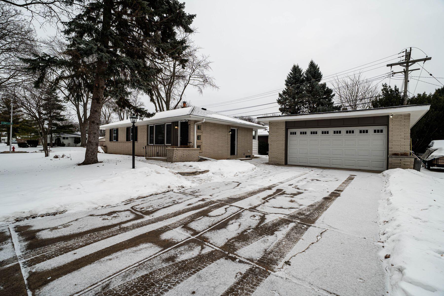 3401 W Wanda Ave