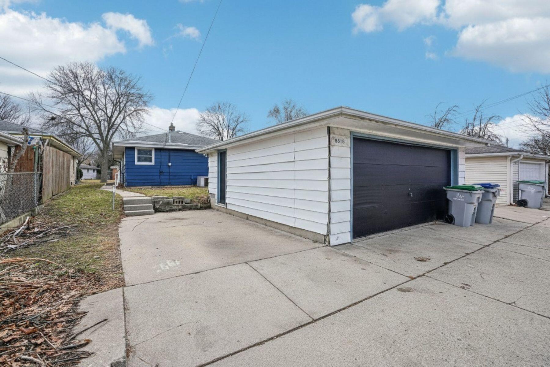 8610 W Potomac Ave
