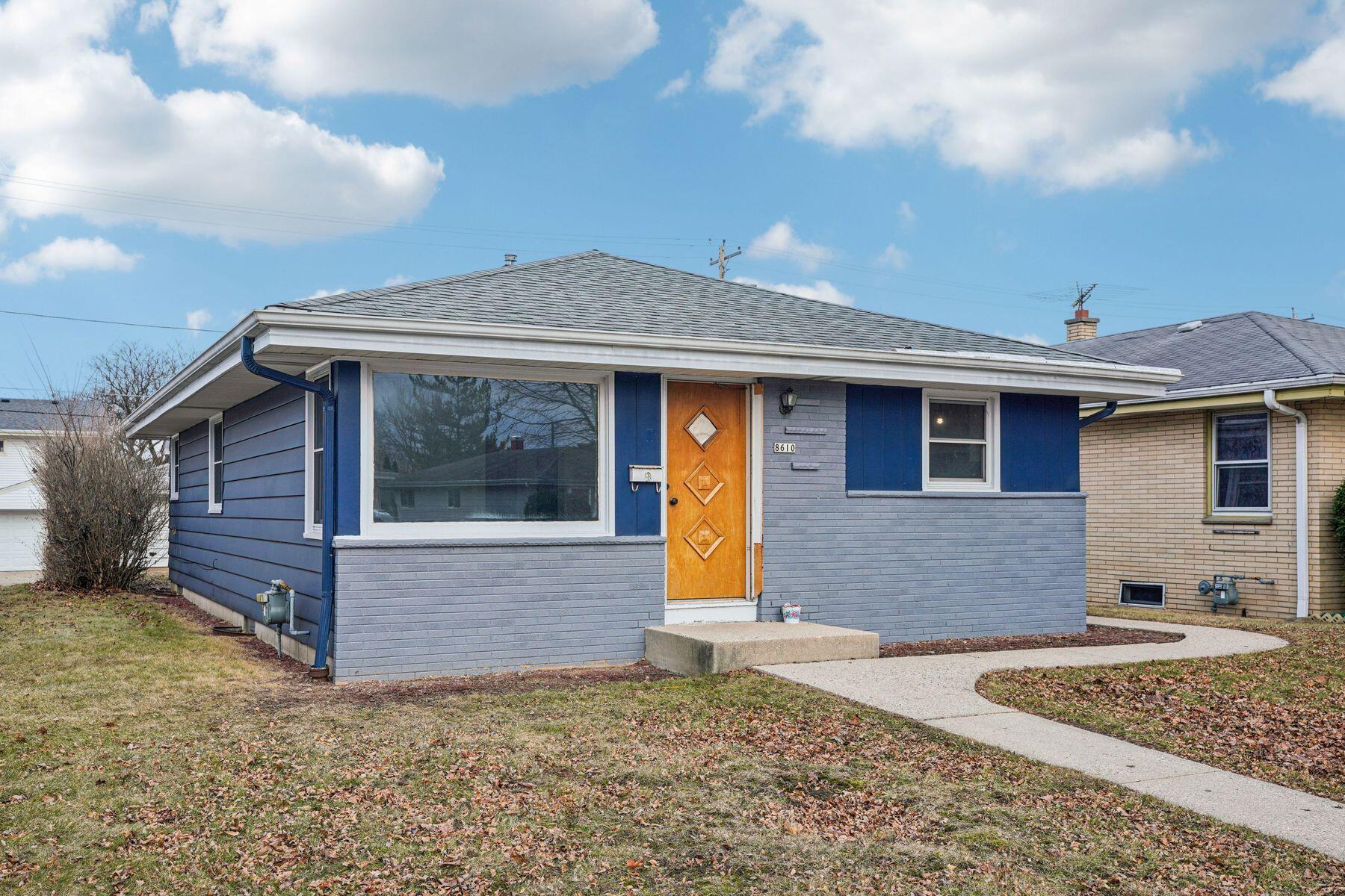8610 W Potomac Ave