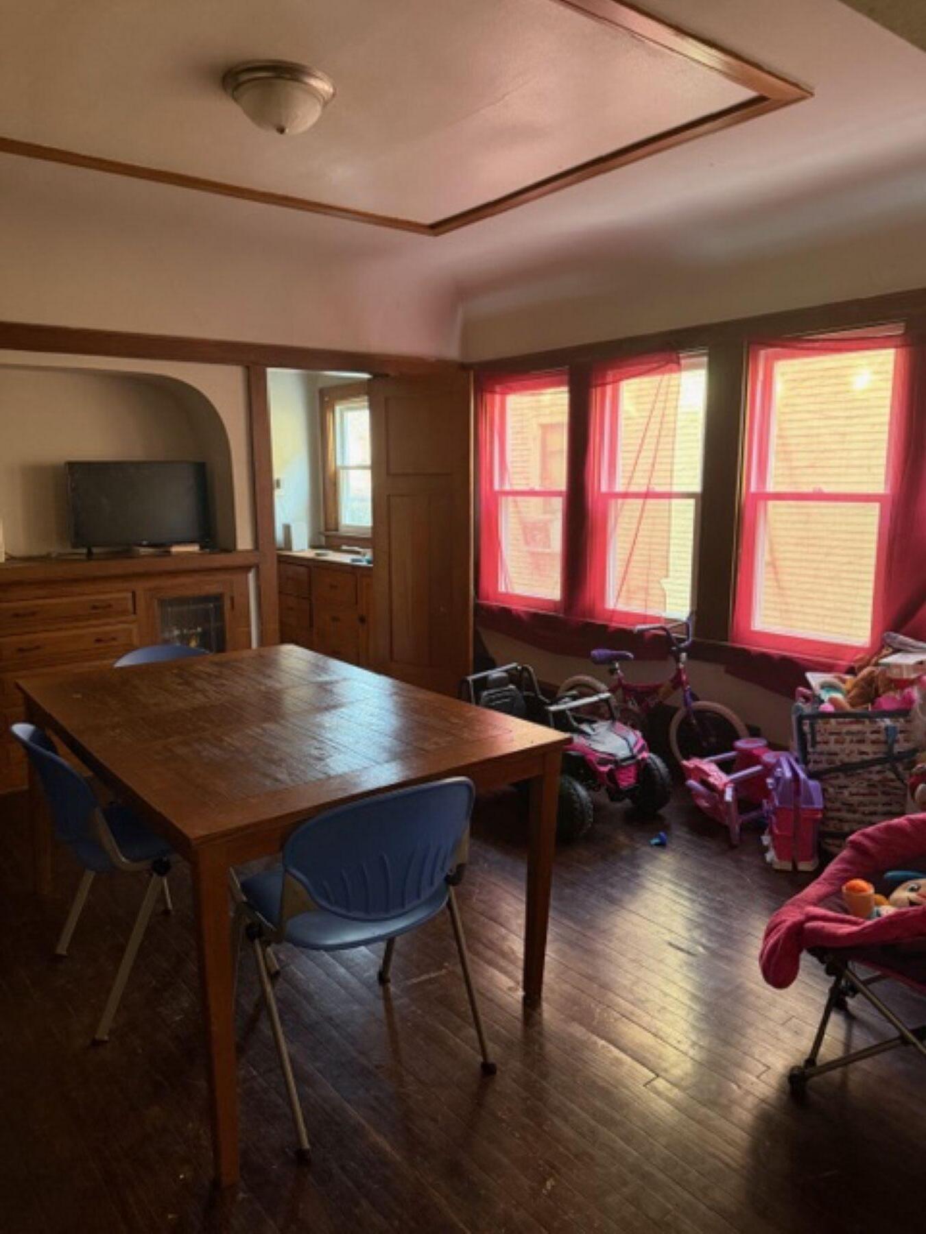 2844 N 50th St Unit: 2846
