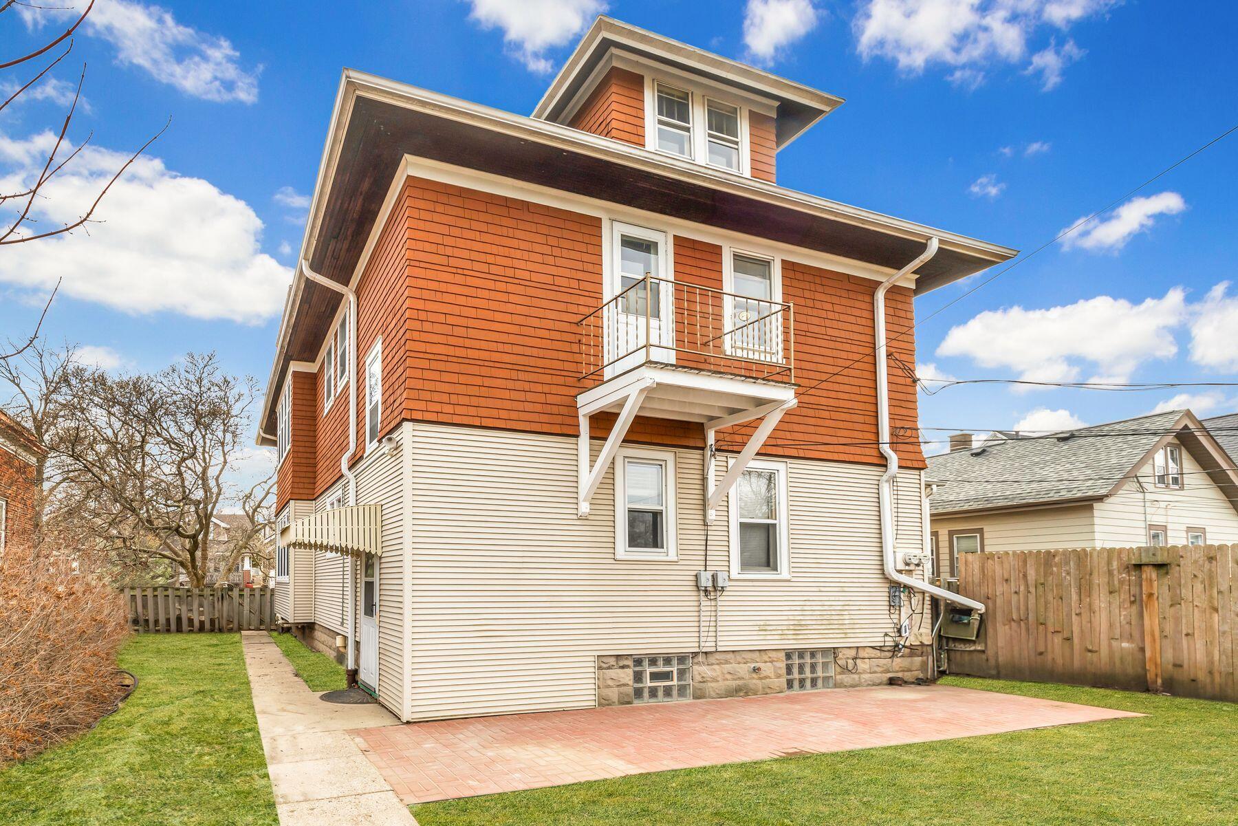 2220 E Bennett Ave Unit: 2222