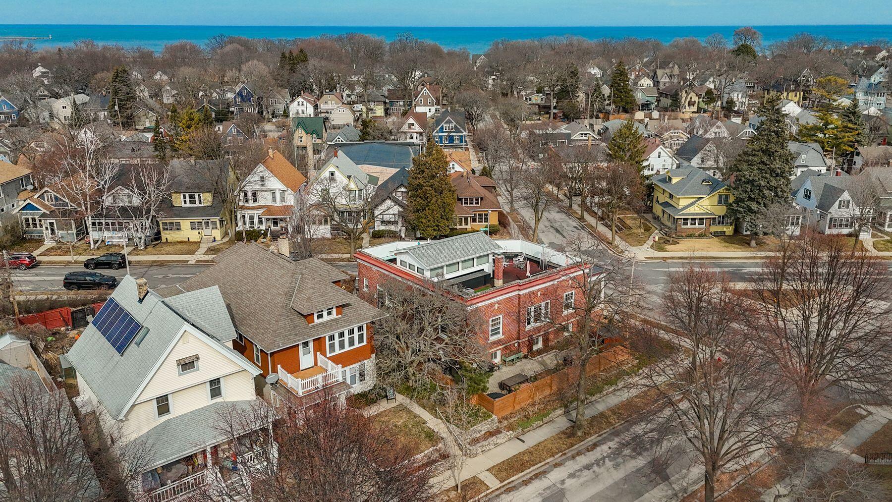2220 E Bennett Ave Unit: 2222