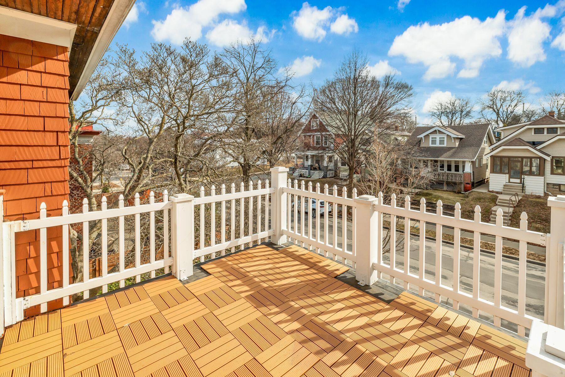 2220 E Bennett Ave Unit: 2222
