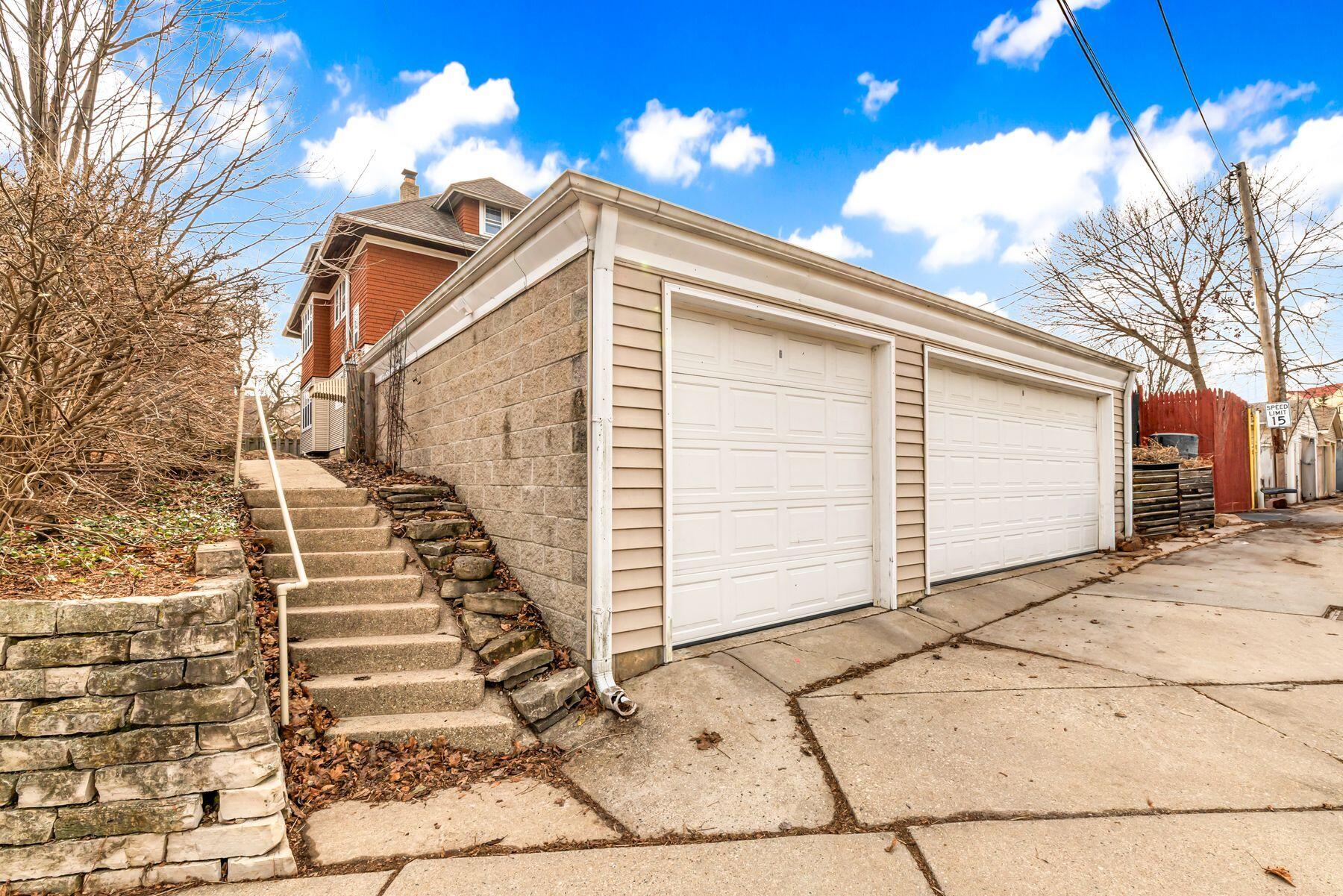 2220 E Bennett Ave Unit: 2222