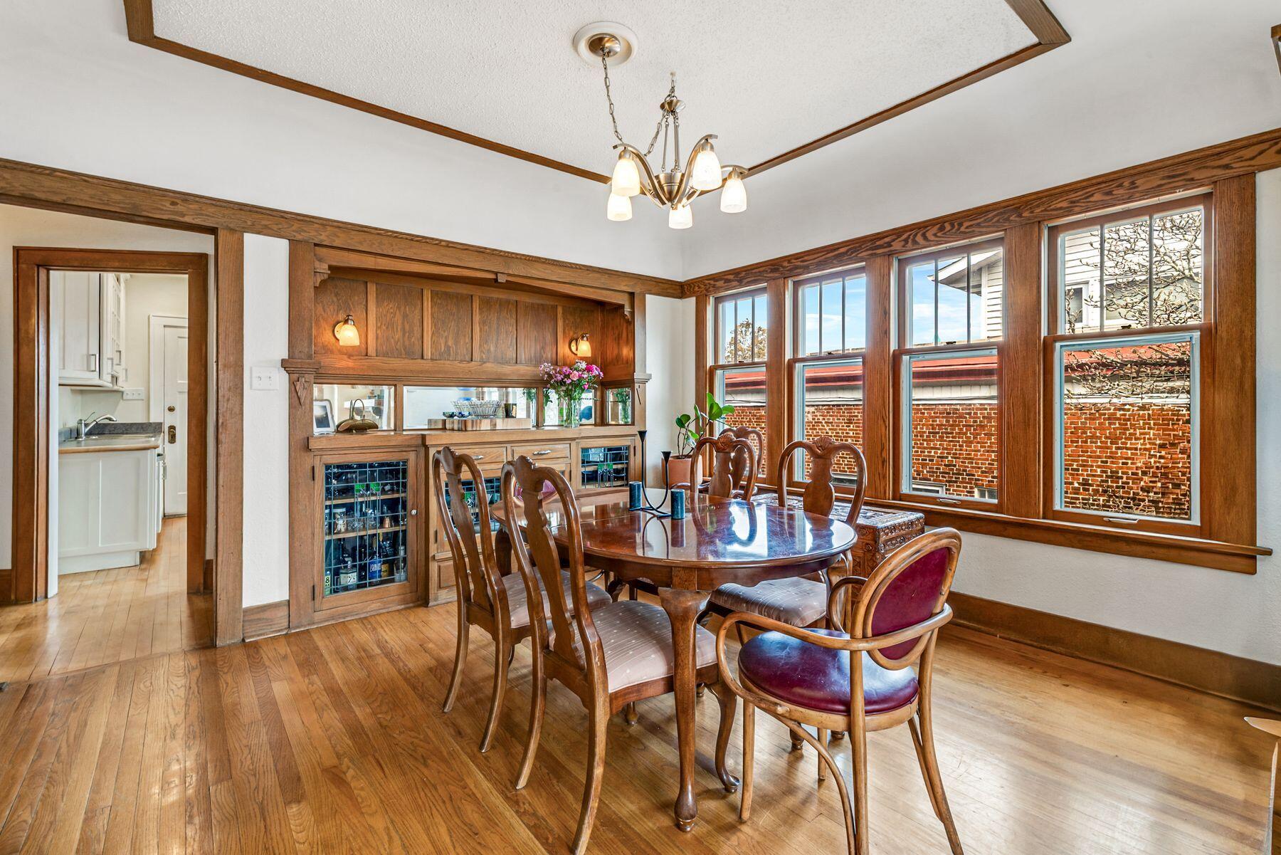 2220 E Bennett Ave Unit: 2222