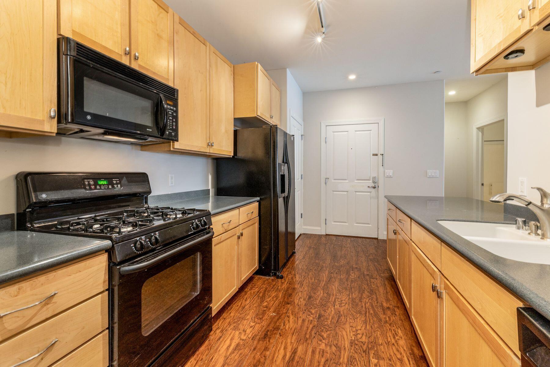 1925 N Water St Unit: 301