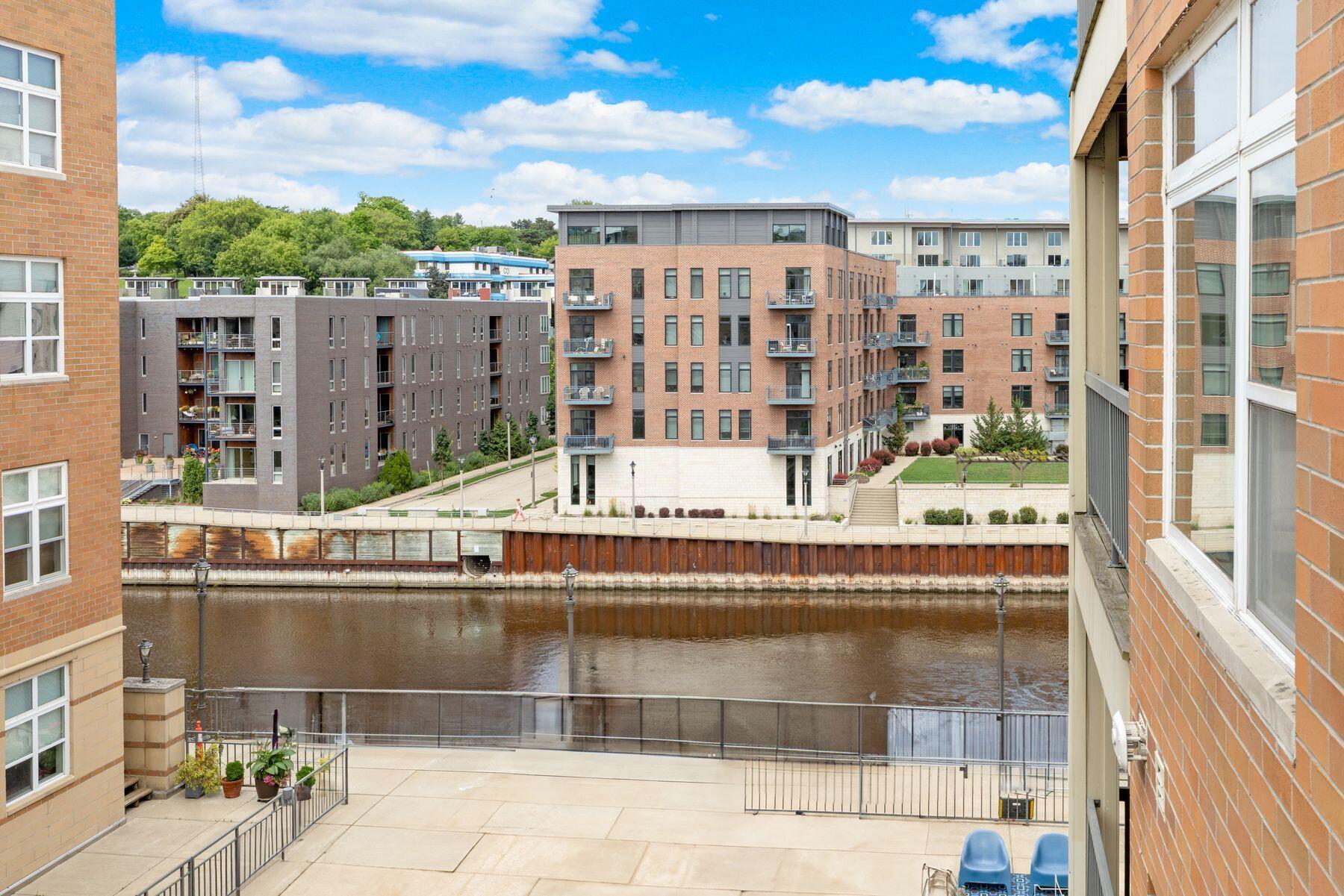 1925 N Water St Unit: 301