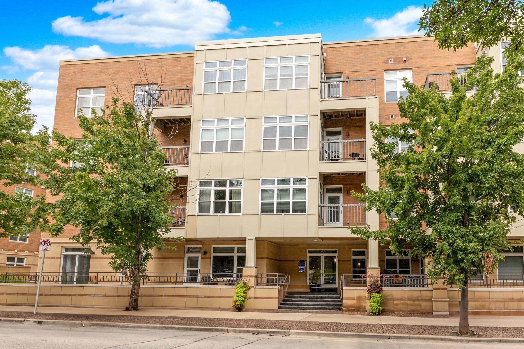 1925 N Water St Unit: 301
