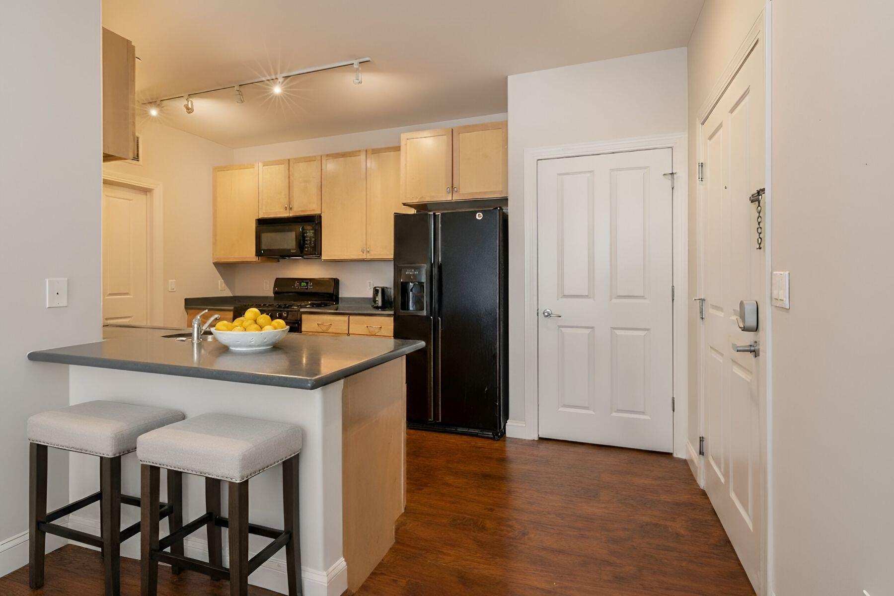 1925 N Water St Unit: 301