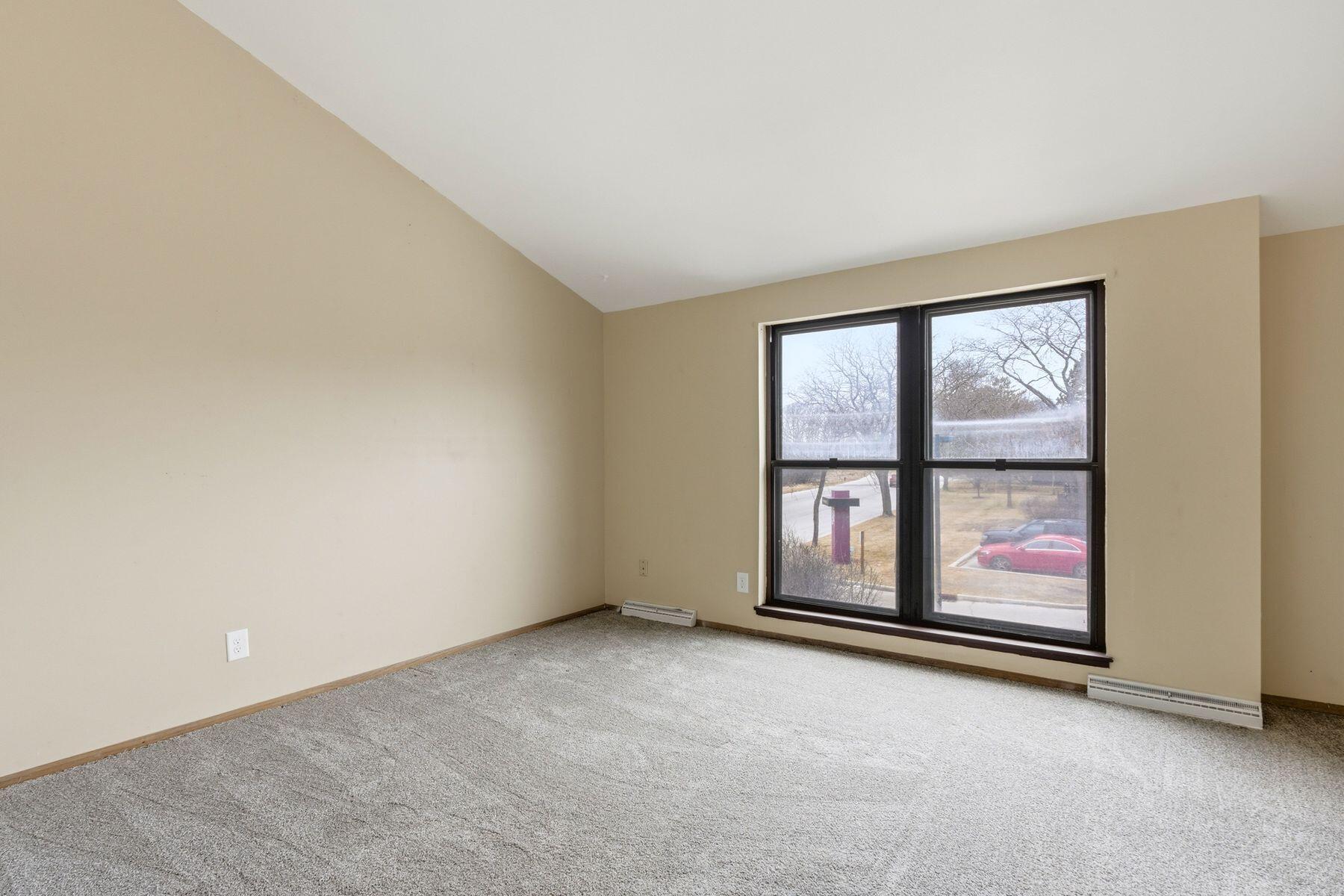 9156 N 70th St Unit: 5