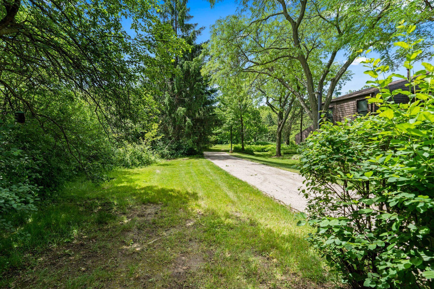 9156 N 70th St Unit: 5