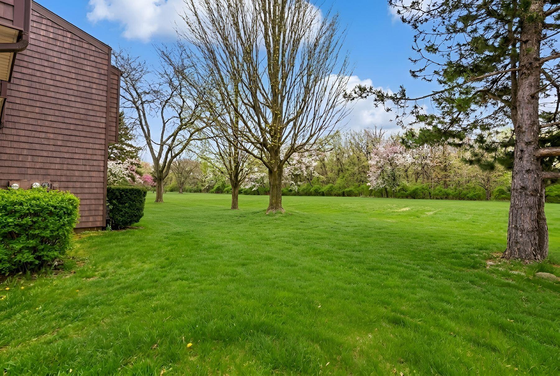 9156 N 70th St Unit: 5