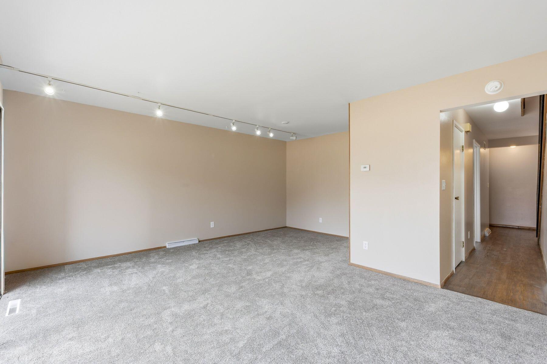 9156 N 70th St Unit: 5