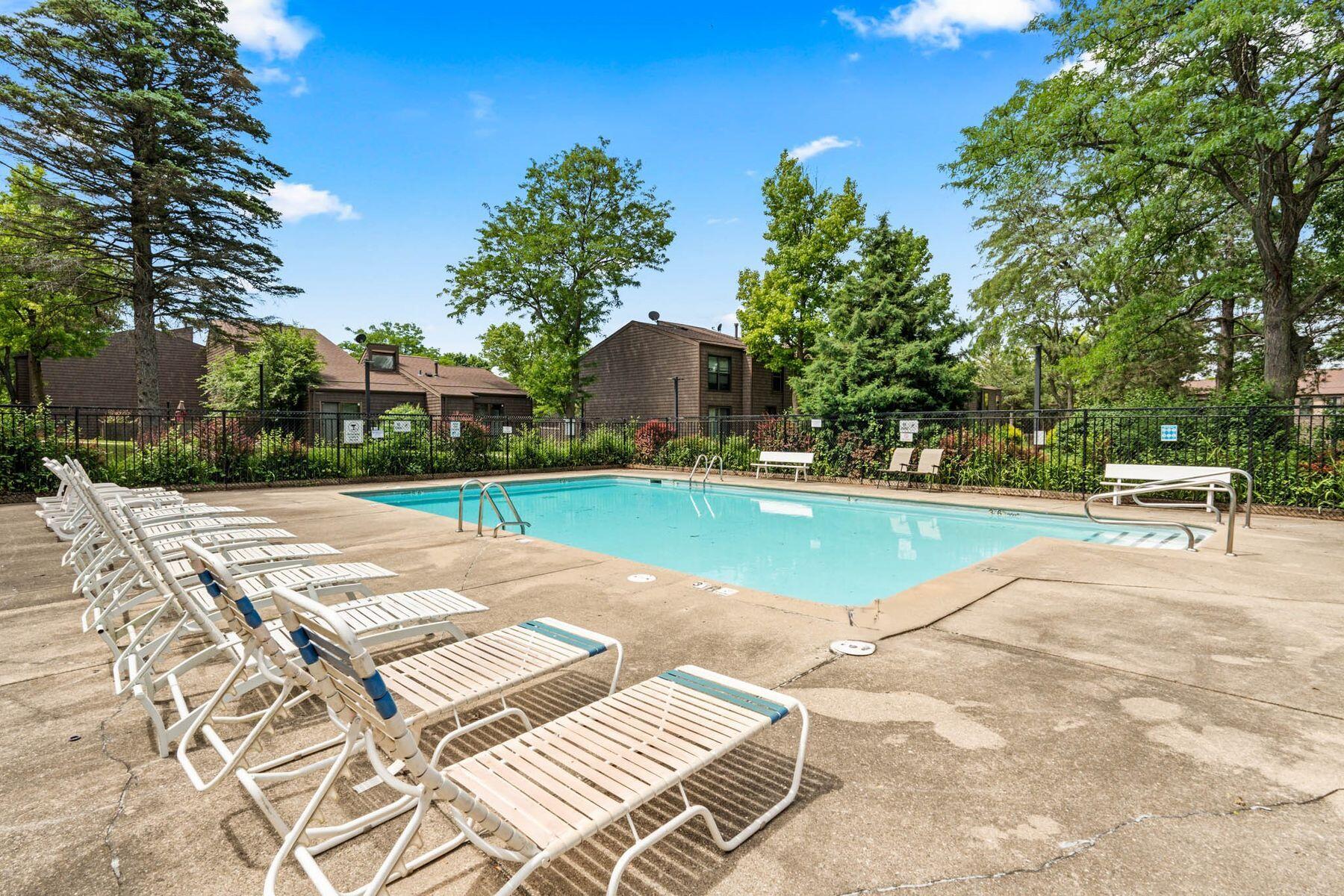 9156 N 70th St Unit: 5