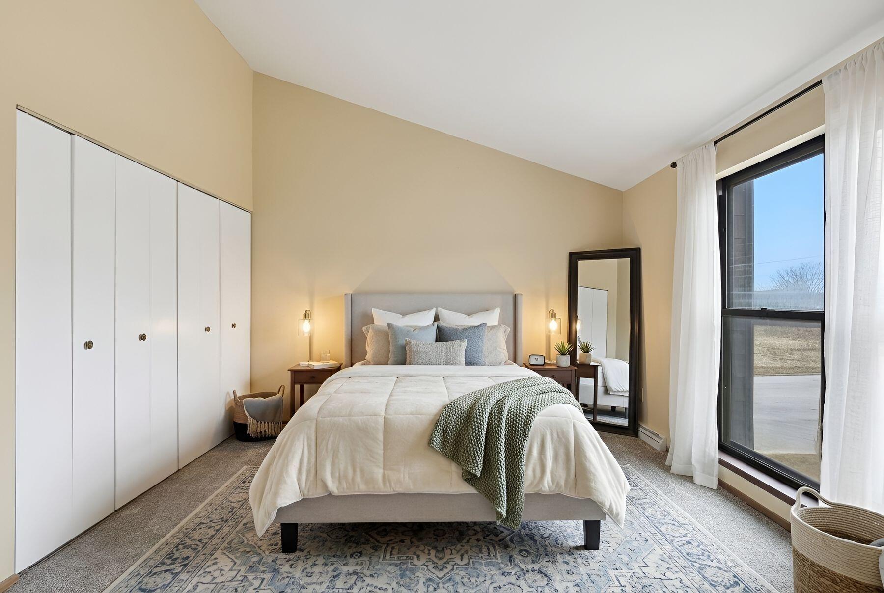 9156 N 70th St Unit: 5