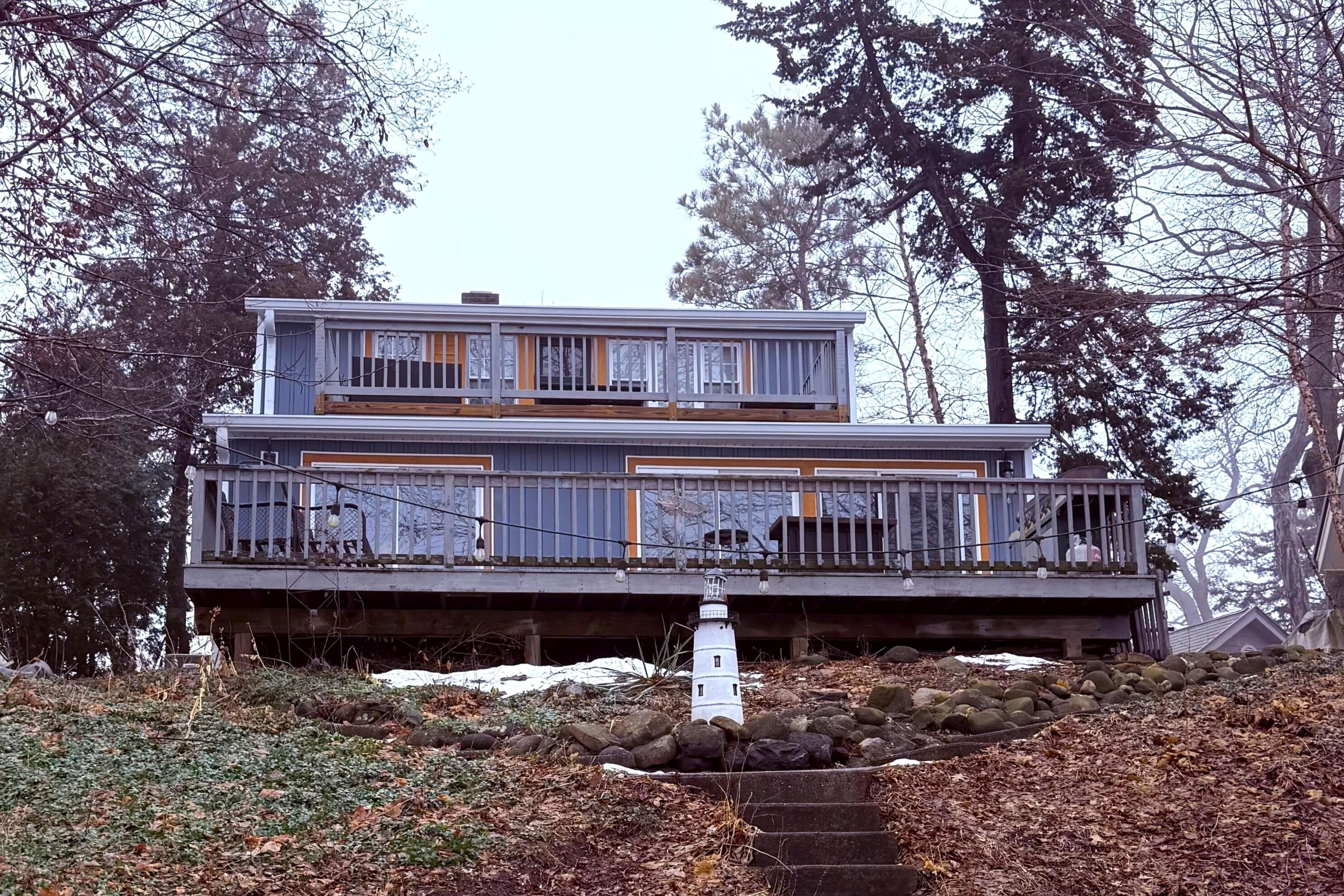 2129 N Peninsula Rd