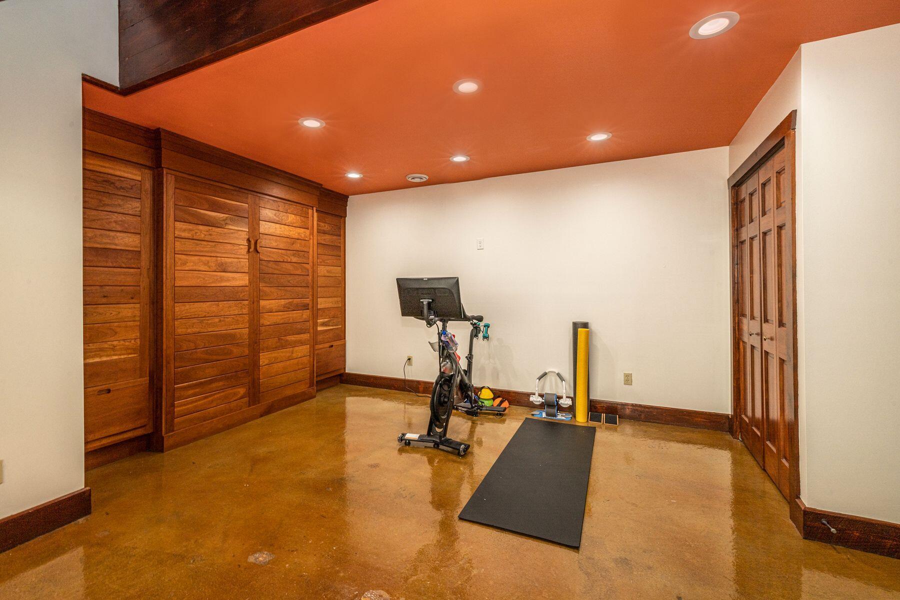 1331 N Dr Martin Luther King Jr Dr