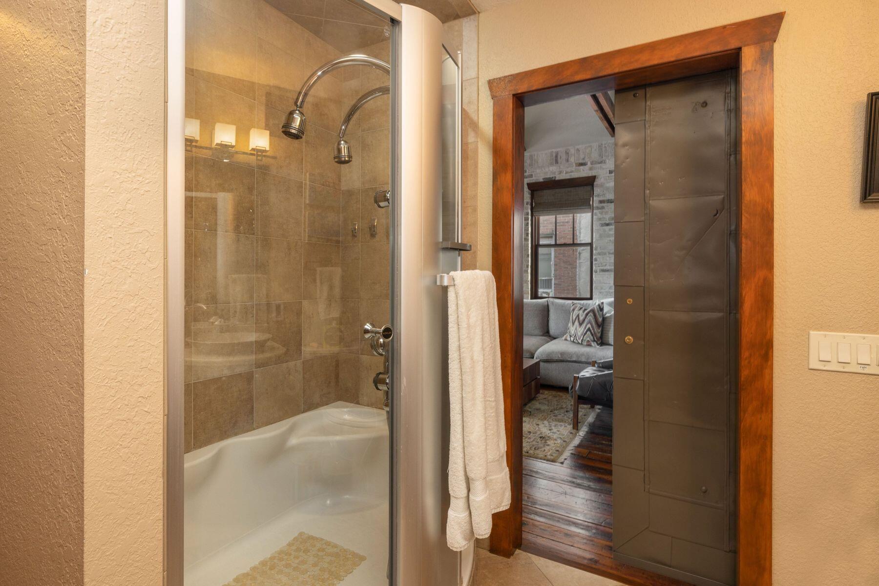 1331 N Dr Martin Luther King Jr Dr