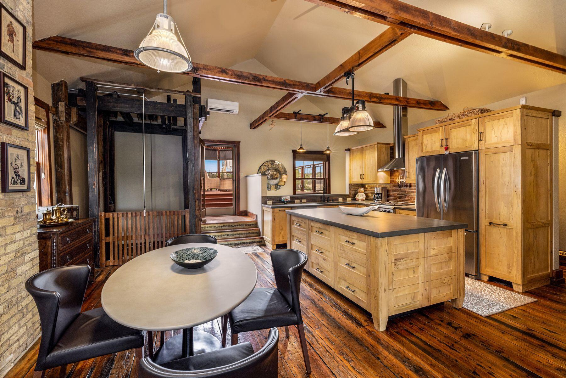 1331 N Dr Martin Luther King Jr Dr