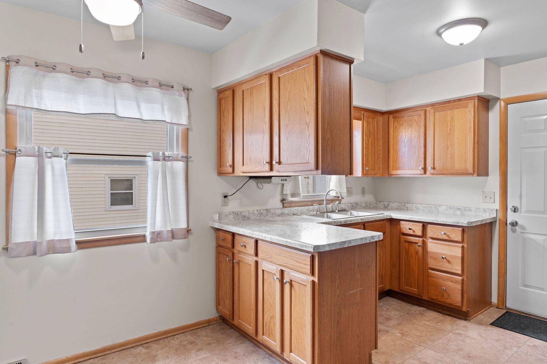 8934 W Tripoli Ave