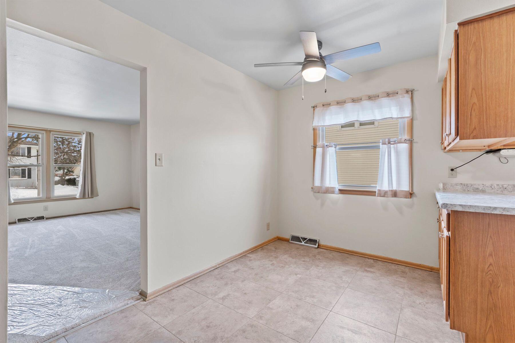 8934 W Tripoli Ave