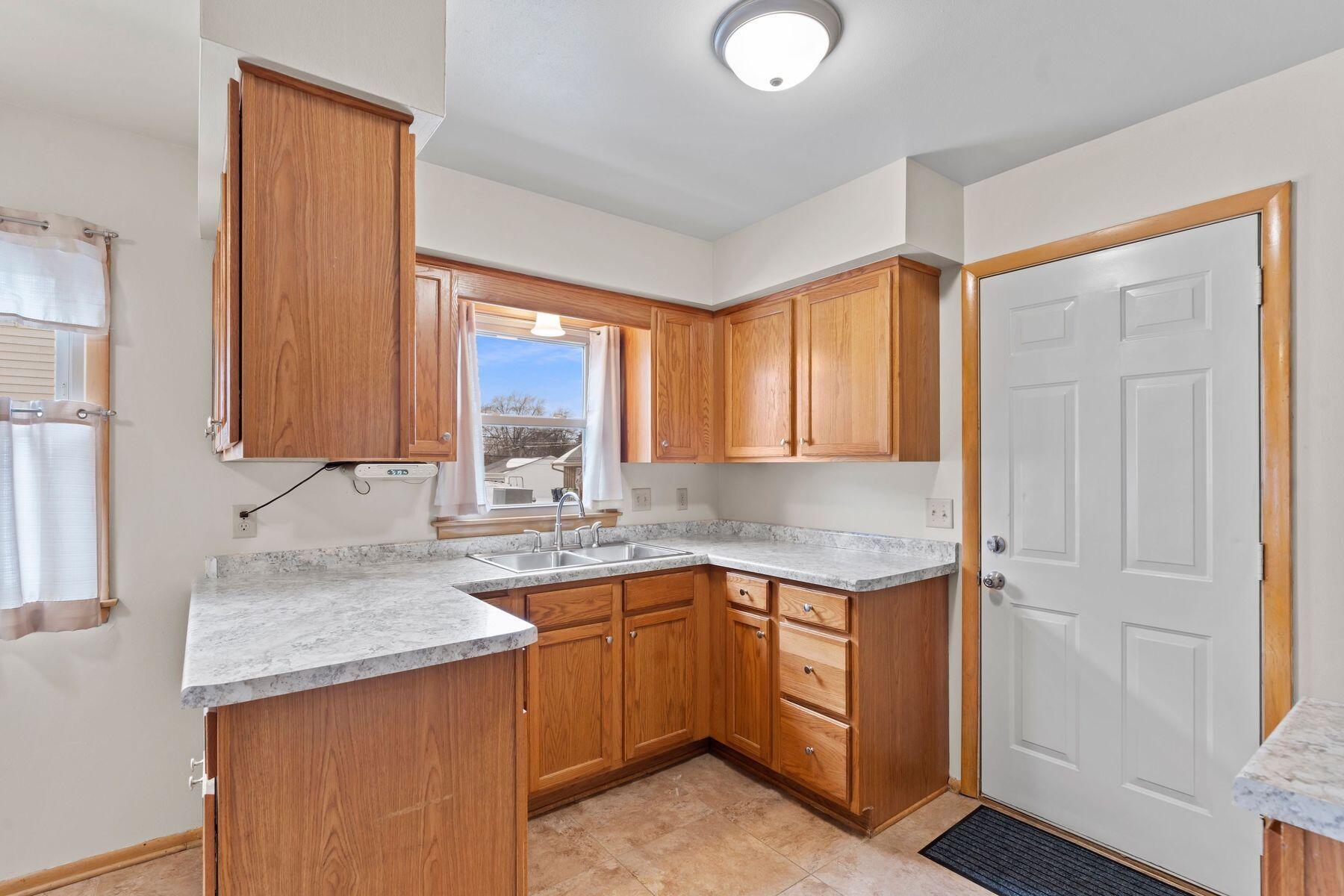 8934 W Tripoli Ave