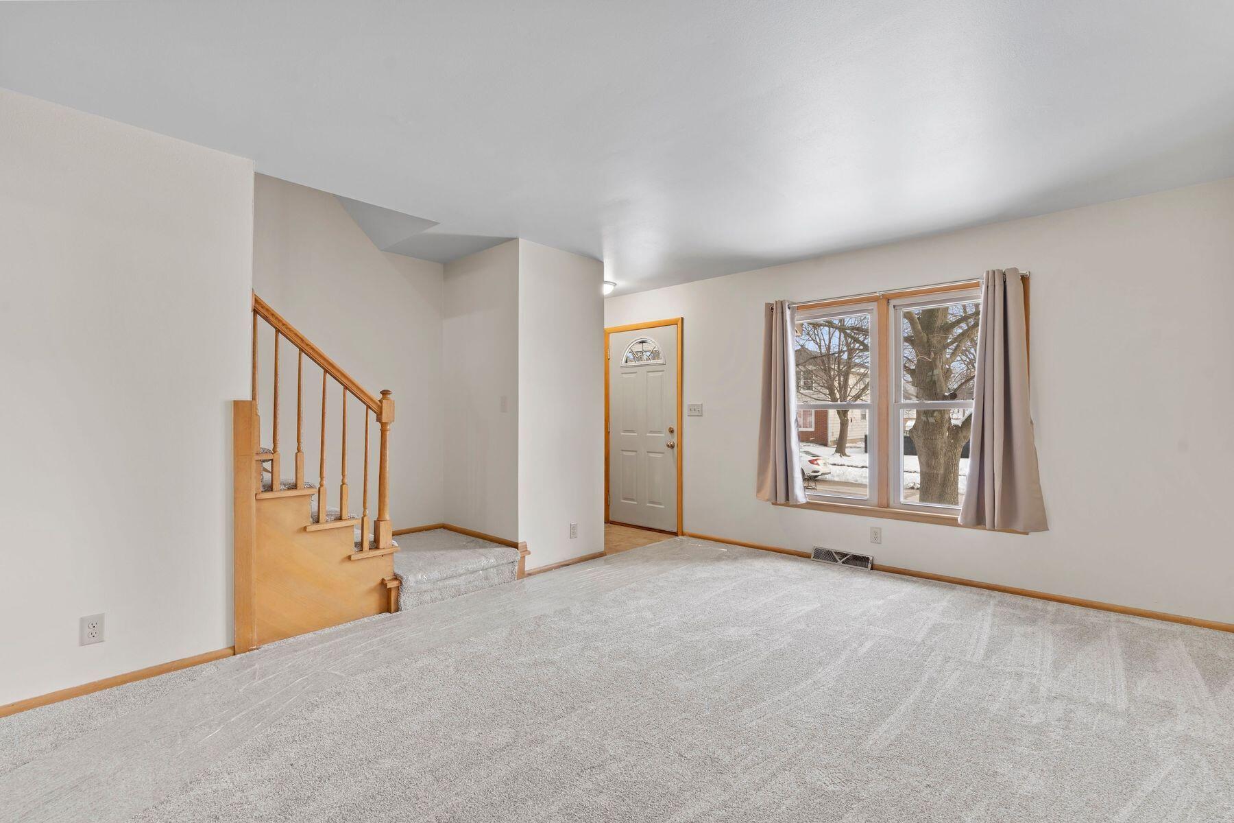 8934 W Tripoli Ave