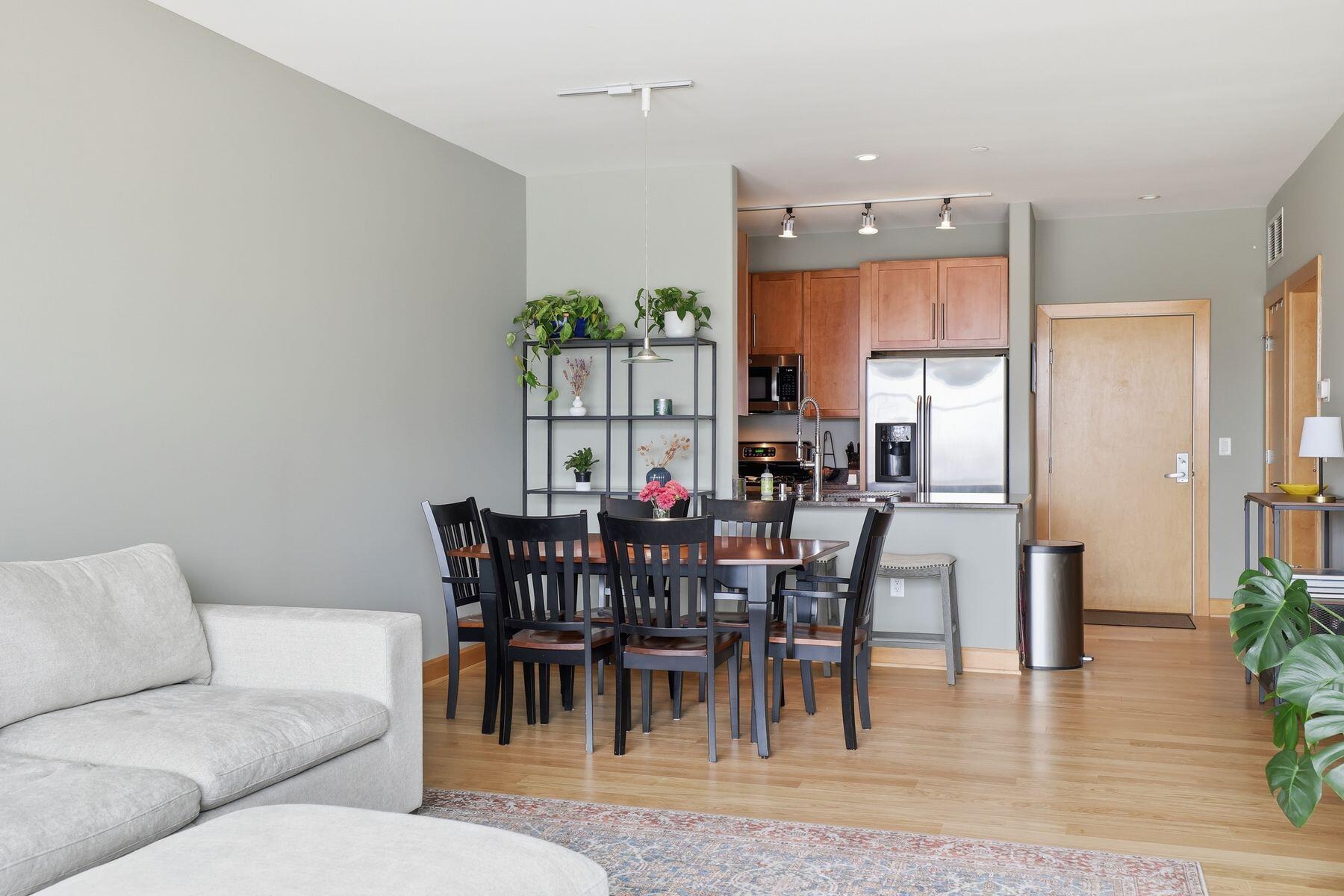 1550 E Royall Pl Unit: 502