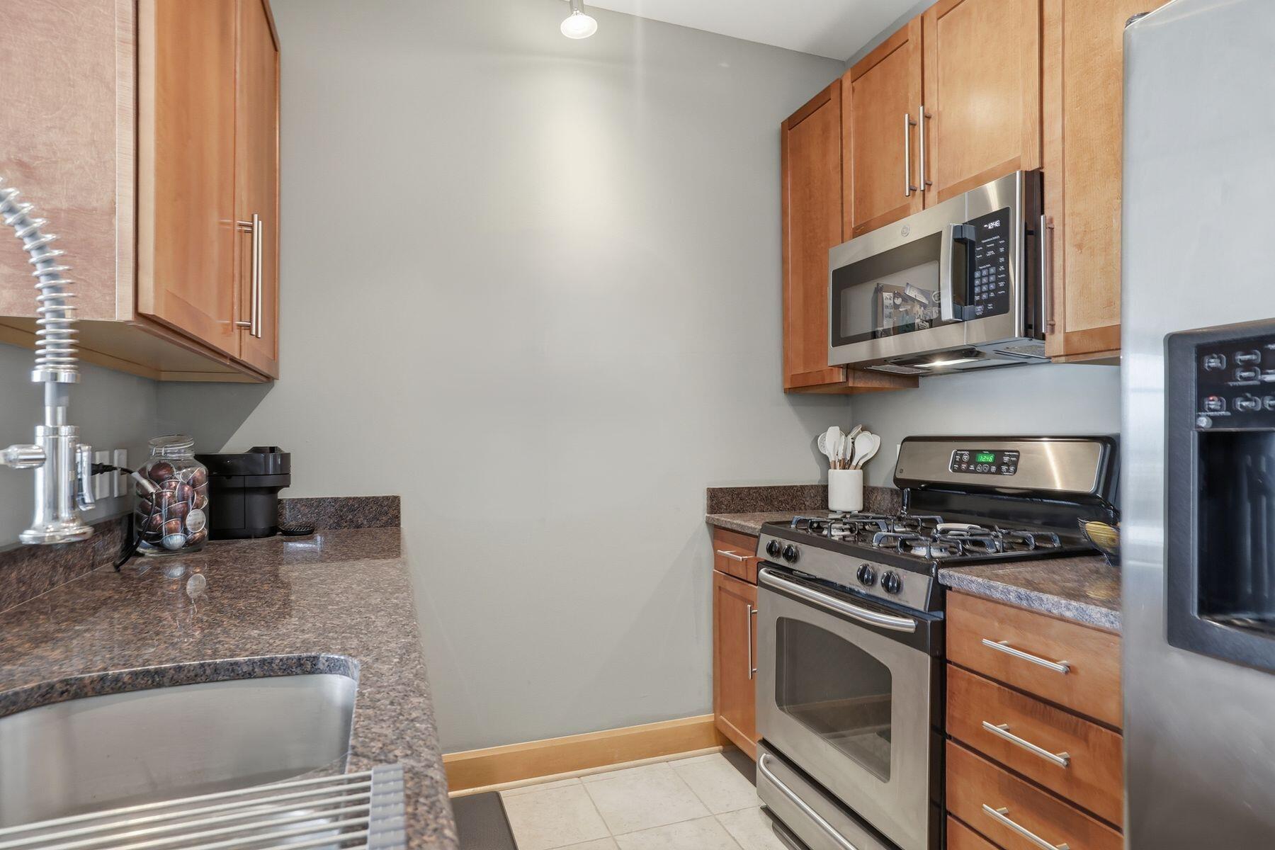 1550 E Royall Pl Unit: 502