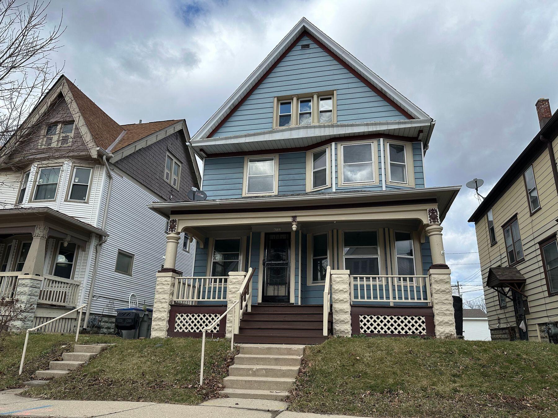 4722 W Garfield Ave