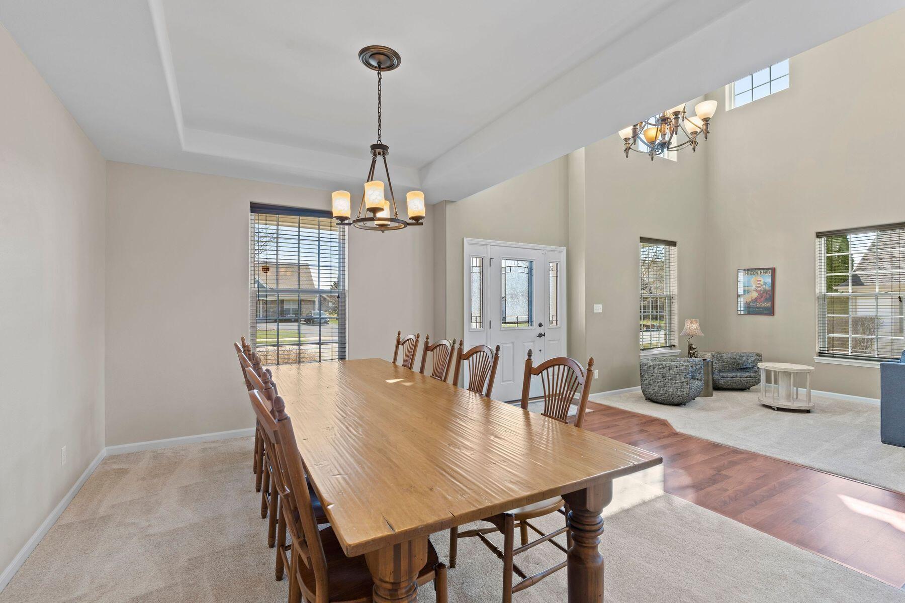 1866 River Lakes Rd S