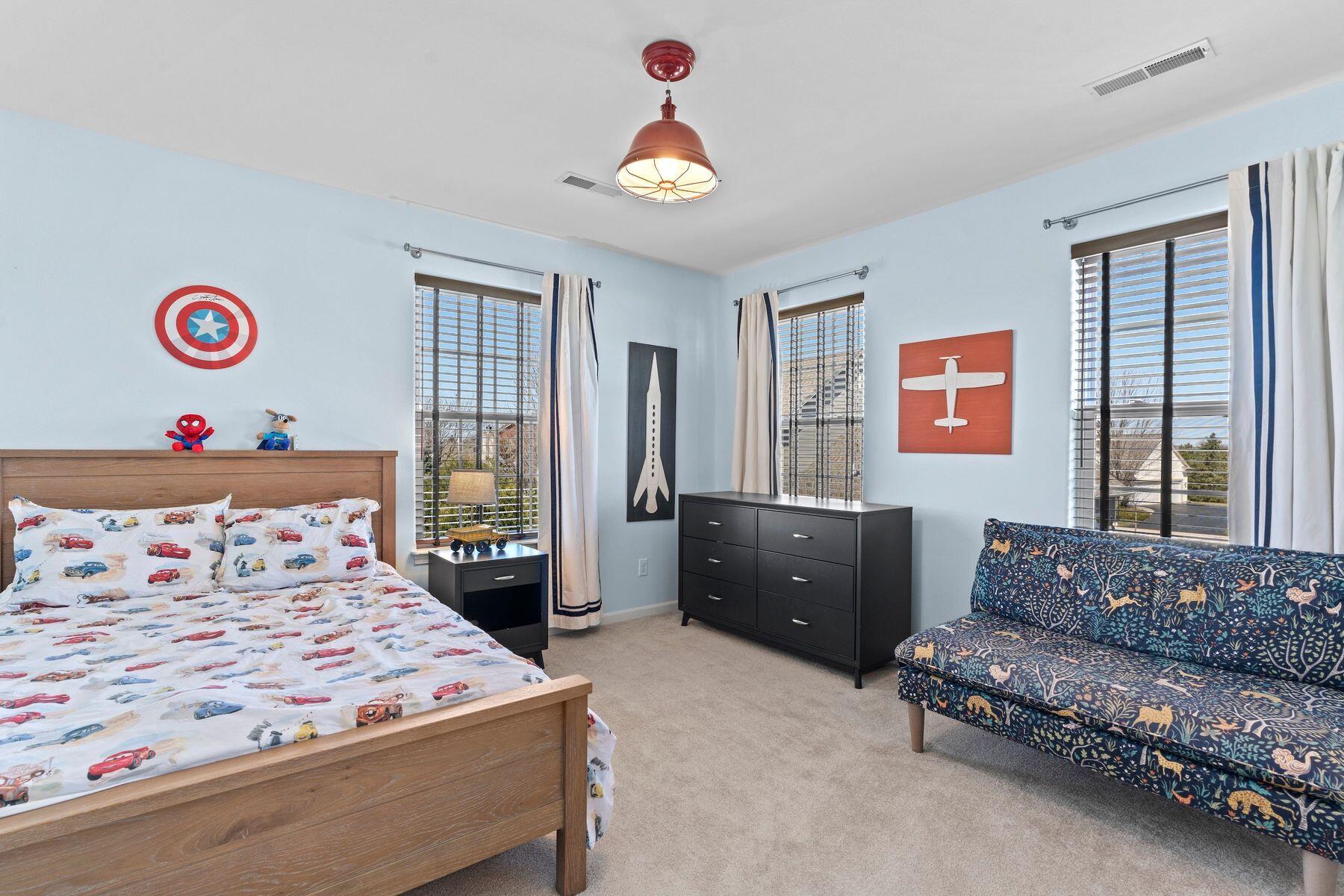 1866 River Lakes Rd S