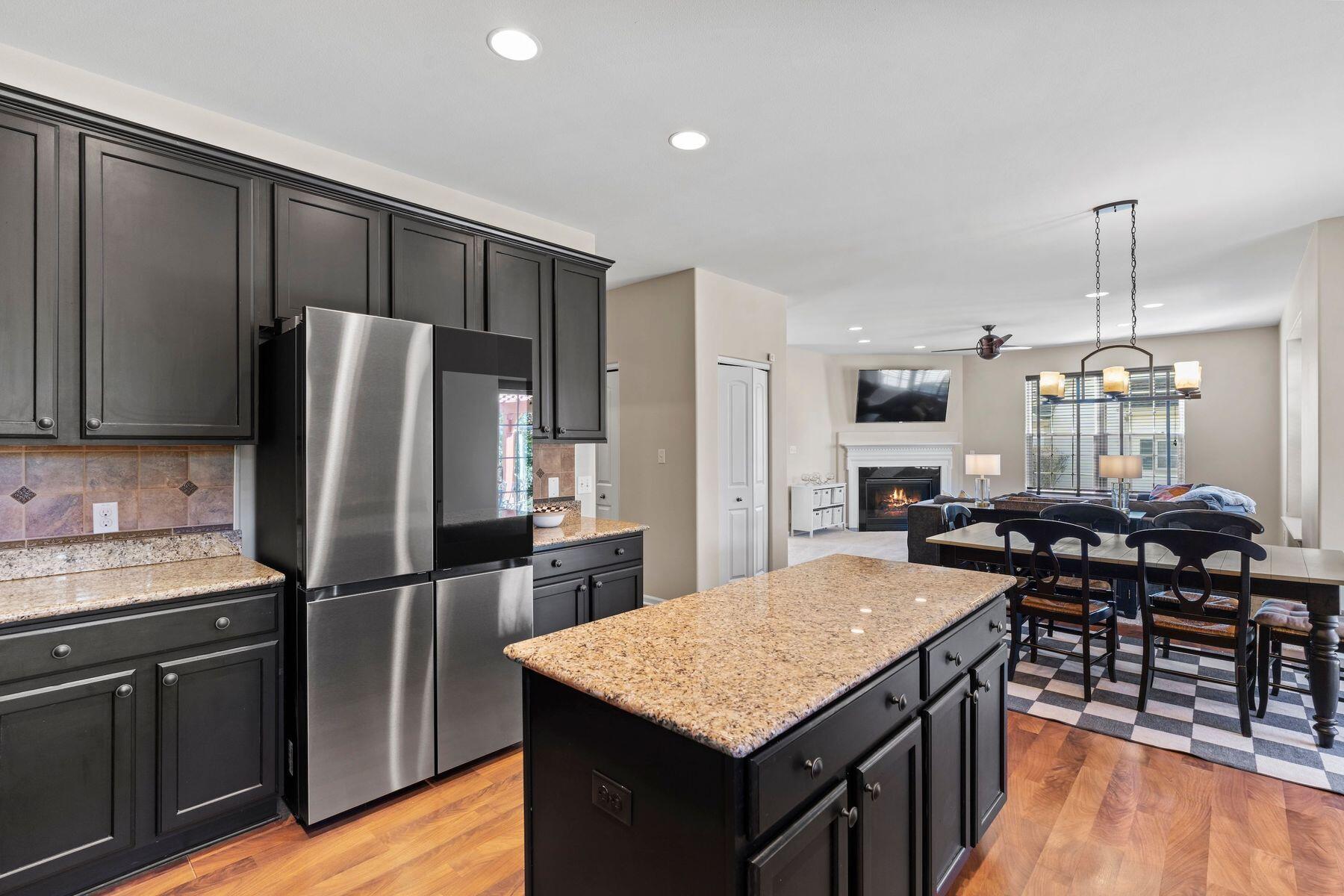 1866 River Lakes Rd S