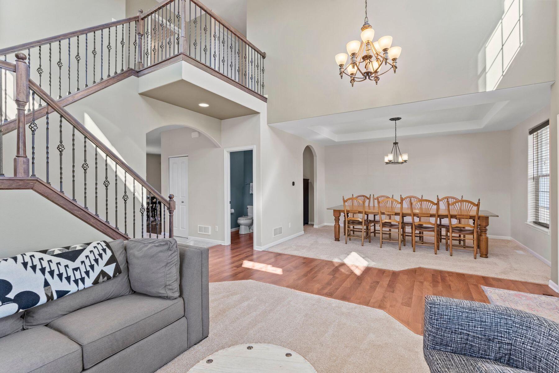 1866 River Lakes Rd S