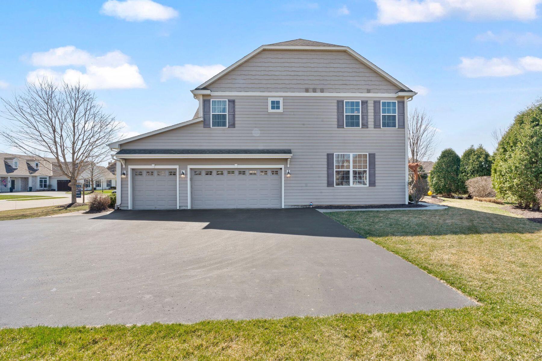 1866 River Lakes Rd S