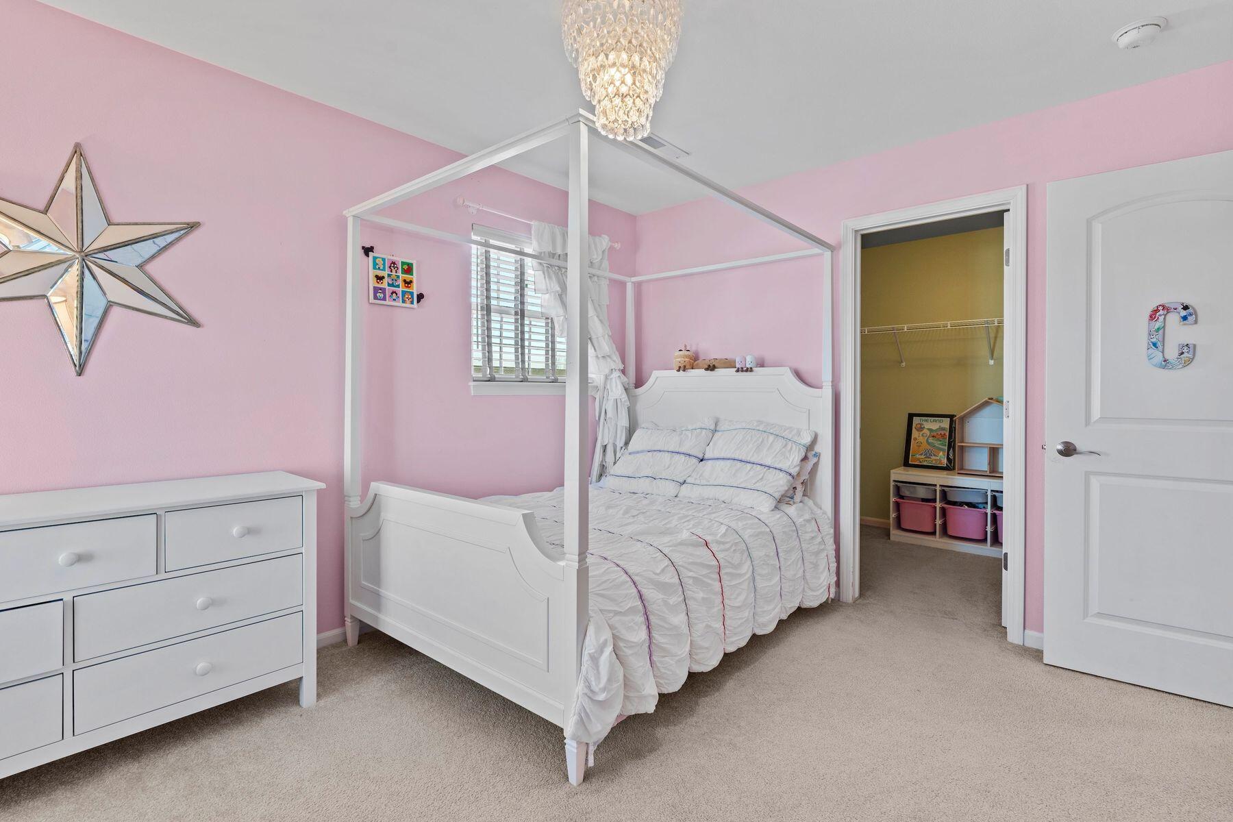 1866 River Lakes Rd S