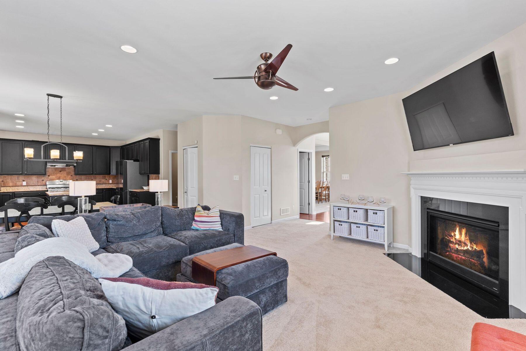 1866 River Lakes Rd S