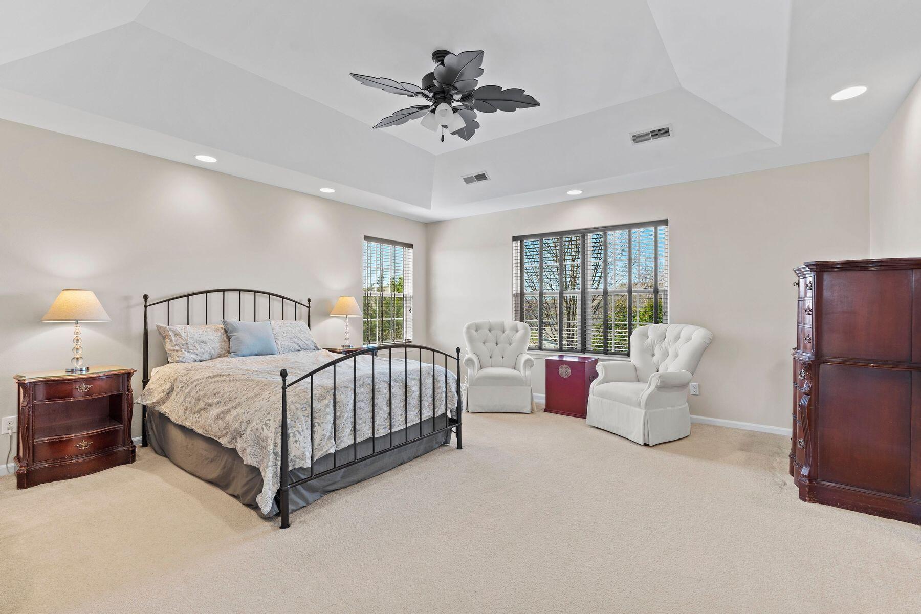 1866 River Lakes Rd S