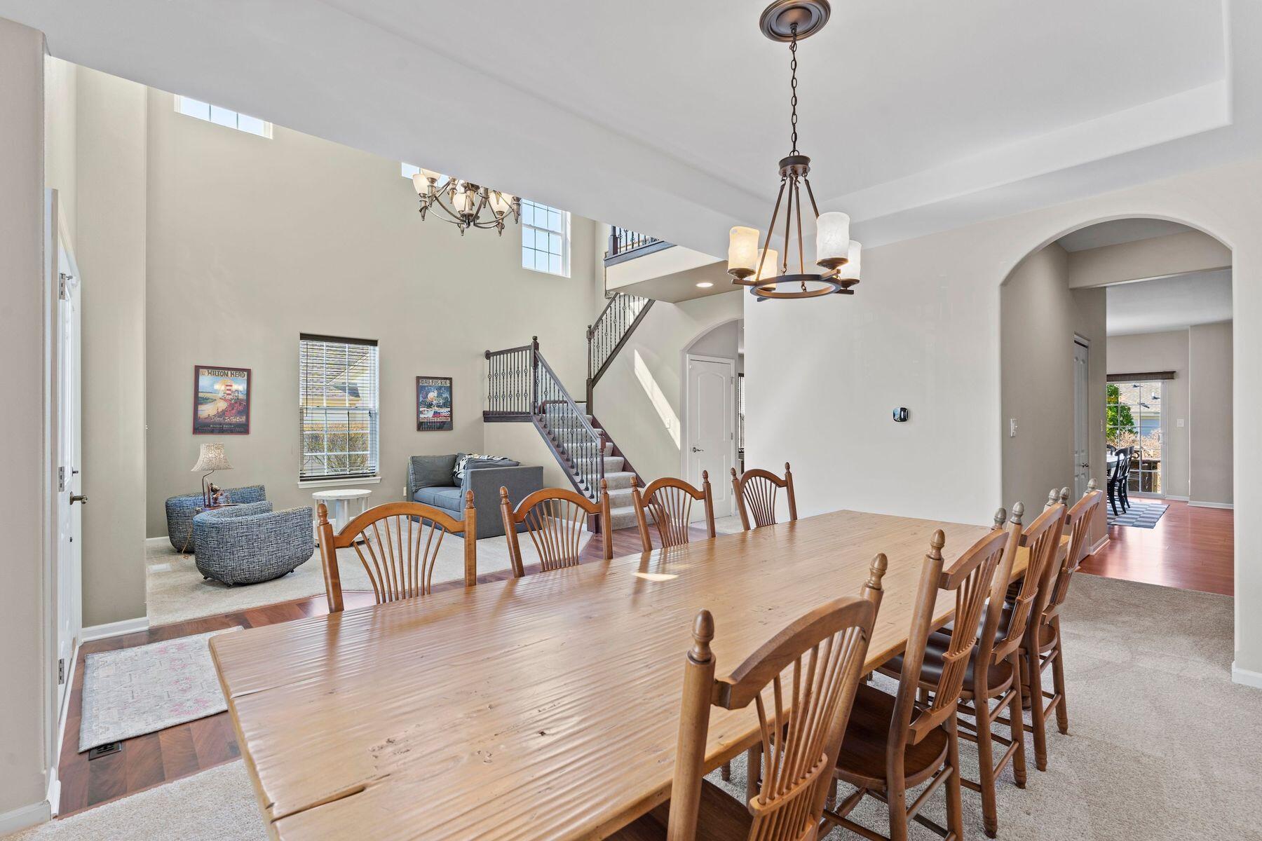 1866 River Lakes Rd S