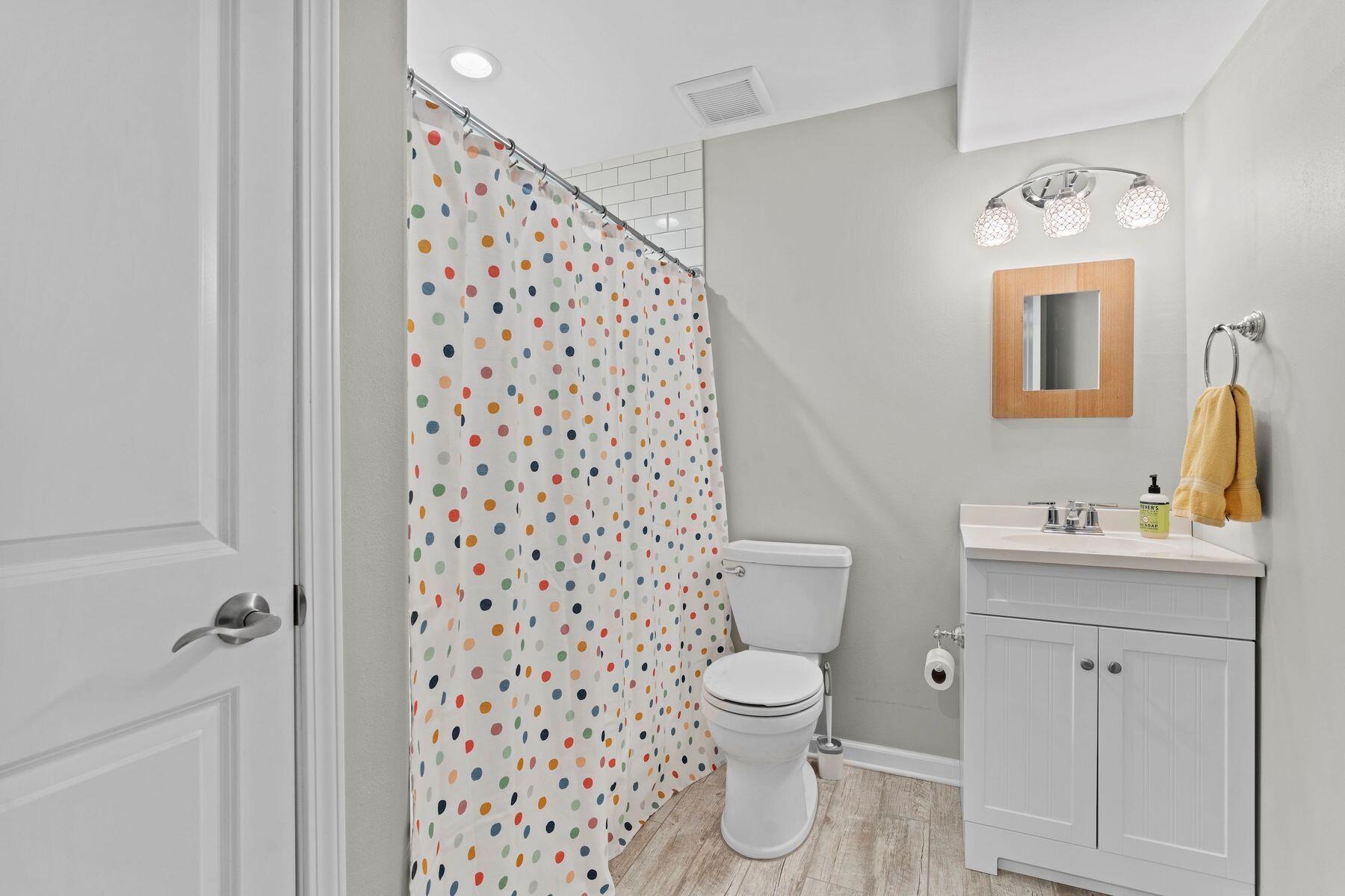 1866 River Lakes Rd S